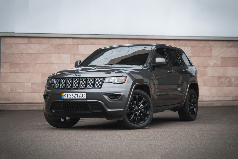 Jeep Grand Cherokee Altitude 4x4 — фото 3